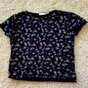 Floral black cropped shirt